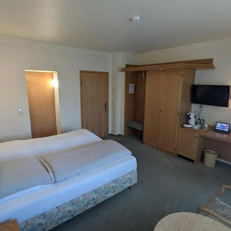 Sonneneck - Im Naturpark 브로이나