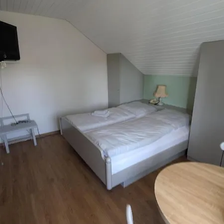 Sonneneck - Im Naturpark 브로이나